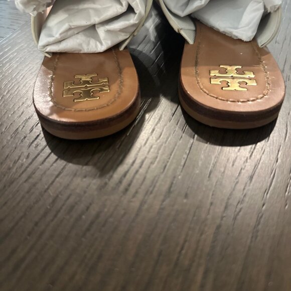 Authentic Luxury Tory Burch Patos Disk Sandal – Calf Leather in a size 7 - Picture 4 of 10
